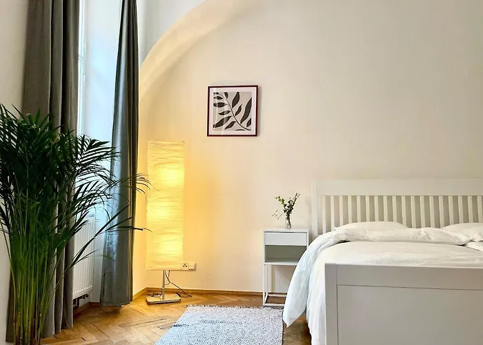 3 Minutes From Historical Town Praha